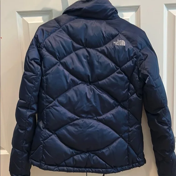 The North Face Women's Puffer Jacket - Navy and White - Picture 3 of 3